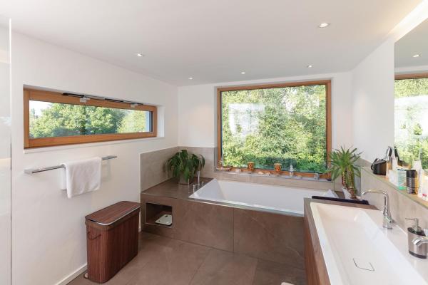 Holz-Fenster im Badezimmer in Mettmann